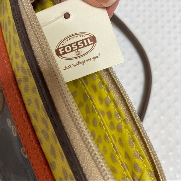 FOSSIL Key per Wristlet Flower - Picture 4 of 8